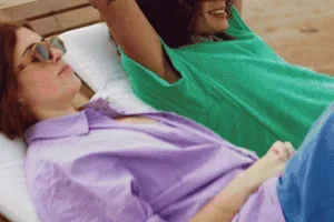 Le sac de plage en tissu en éponge