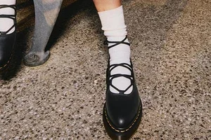 De belgique, Dr. Martens, JOTT, Timberland, Clarks, Blundstone, Lacoste, Geographical Norway et Casual Attitude en Livraison gratuite. 👀 Nouveaux essentiels en vue. 