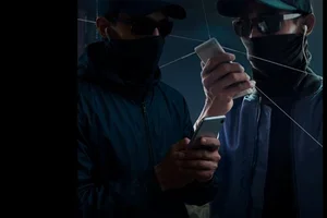 Tendances près de chez vous : Escape game en réalité augmentée à Bruxelles : sauvez la ville des hackers avec "Blackout mission" (50% de réduction)