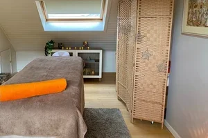 Séances de soins pour le visage et le cou avec peeling en option au Centre Physiobeauty